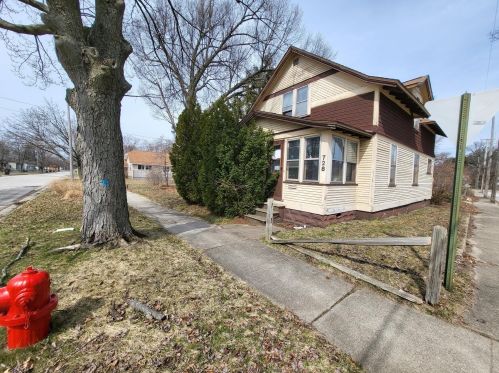 728 Ada Ave, Meskegon, MI 49442-3948