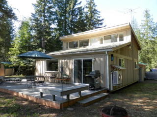136 Holly Dr, Troy MT  59935-9404 exterior