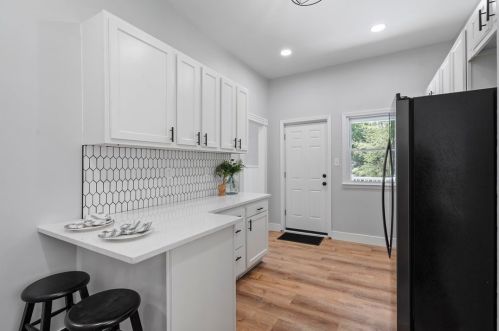 468 Biddle Ave, Pittsburgh PA 15221-3493 exterior