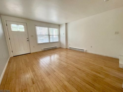 8 13th St, Newark NJ  07107-1506 exterior