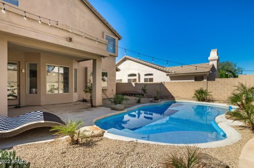 4564 Chisum Trl, Phoenix AZ  85050-8525 exterior