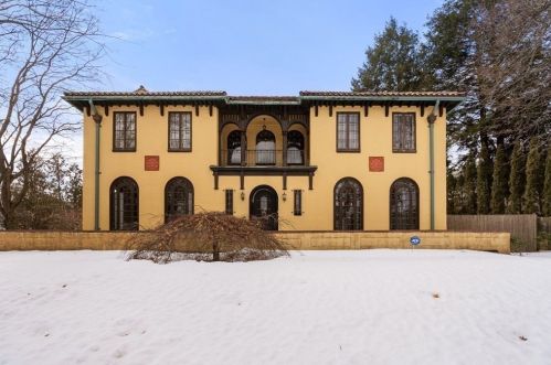 4 Kensington Rd, Worcester MA 01602-1814 exterior