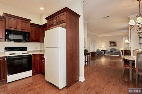 4202 Rio Vis Dr, Mahwah NJ 07430-4510 exterior