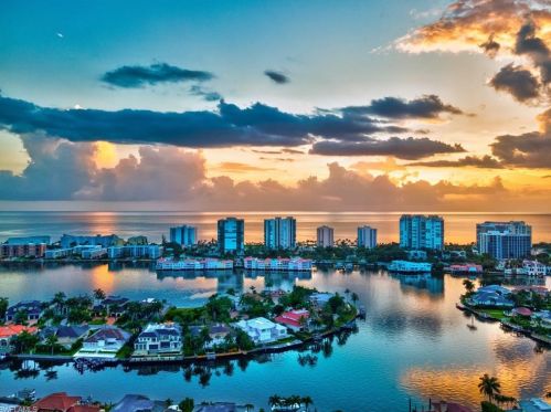 3841 Crayton Rd, Naples FL 34103-3528 exterior