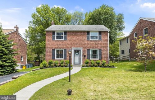 41 Greenhill Rd, Media, PA 19063-1420