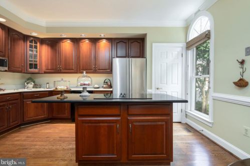 1532 Hampton Hill Cir, Mc Lean VA  22101-6020 exterior