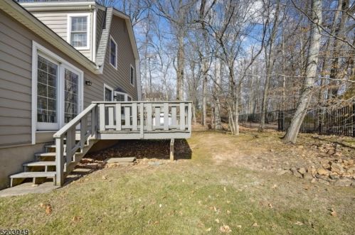 7 Deerwood Trl, Warren NJ  07059-5559 exterior