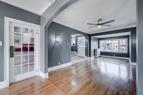 6625 University Ave, Chicago IL  60637-4319 exterior