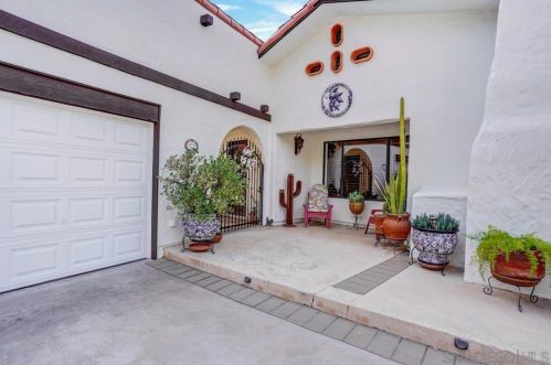 38200 De Portola Rd, Temecula CA 92592-8968 exterior