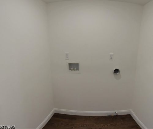 225 9 St, Newark NJ 07107-1907 exterior