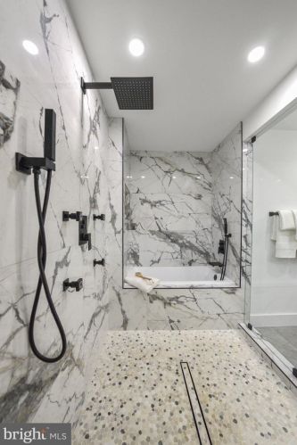 2706 Valley Dr, Alexandria VA  22302-2845 exterior