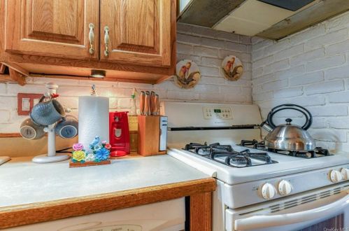 335 Lk Shr Dr, Monroe NY 10950-1814 exterior