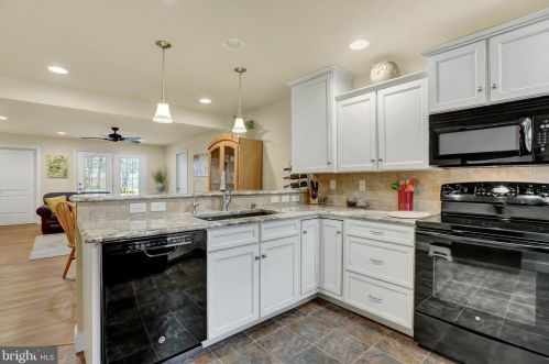 85 Midway Farms Ln, Lancaster PA 17602-2670 exterior