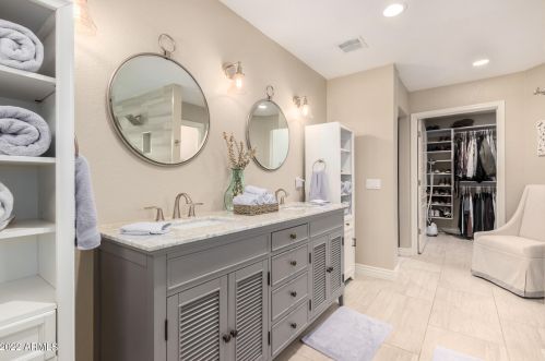 11605 37 Pl, Phoenix AZ 85050-2699 exterior