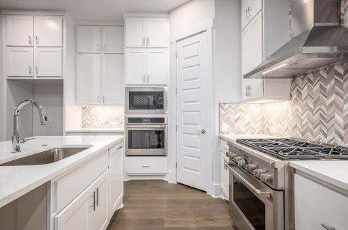 2011 Belford Dr, Austin TX 78757-8207 exterior