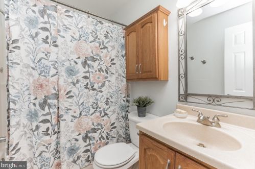 1633 Westwind Way, Mc Lean VA 22102-1604 exterior