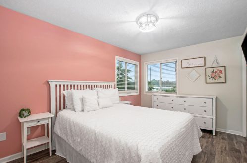 340 Riverwood Dr, Middlevle MI  49333-9092 exterior