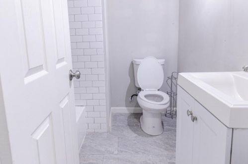 2957 Eleanor Ter, Atlanta GA  30318-6078 exterior