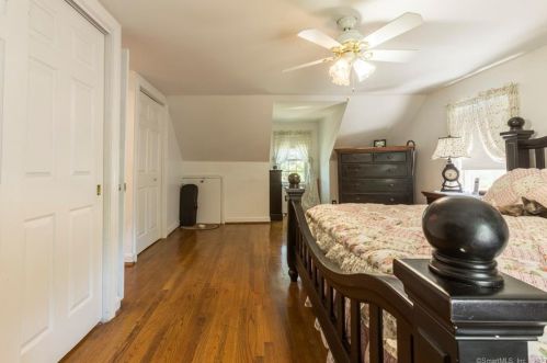 169 Glenwood St, Manchester CT 06040-5548 exterior