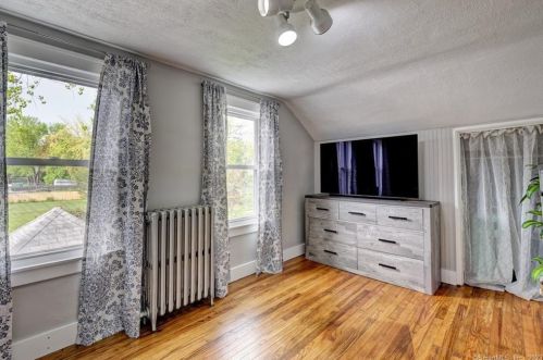 26 Ohear Ave, Enfield CT 06082-3635 exterior