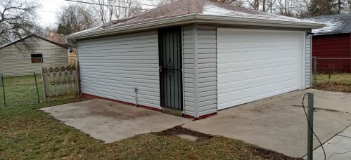 4562 46, Milwaukee WI 53220-4104 exterior