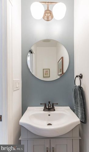 1638 Lawrence St, Philadelphia PA 19120-1859 exterior