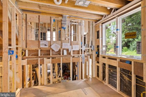 5121 Klingle St, Washington DC  20016-2654 exterior