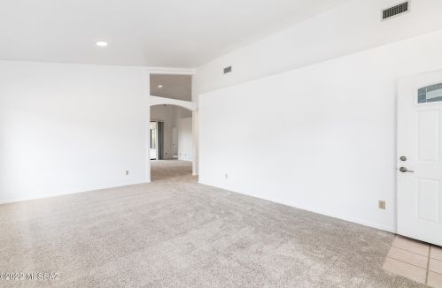 15595 Lago Del Oro Pkwy, Tucson AZ 85739-9568 exterior