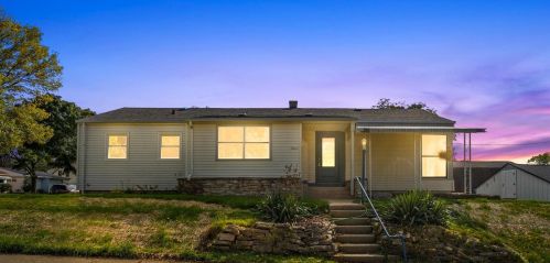 9401 Auer Ave, Milwaukee, WI 53222-3532