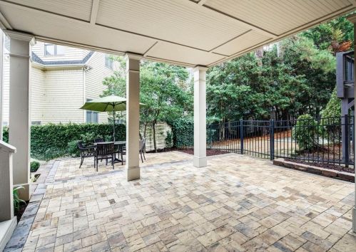 654 Kimberly Ln, Atlanta GA 30306-2224 exterior