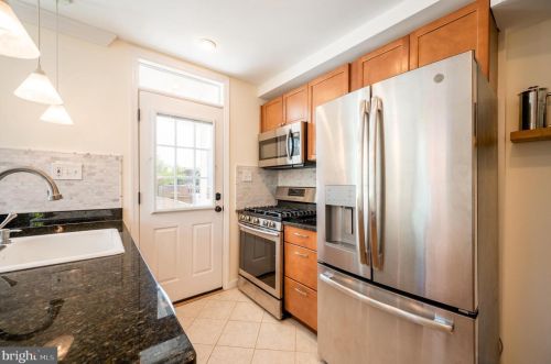 21 Clifford Ave, Alexandria VA  22305-2702 exterior