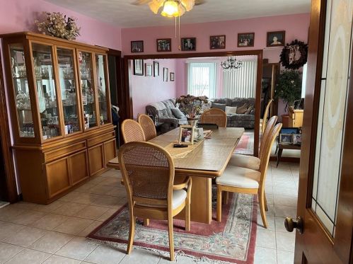 98 Hawkins St, Providence RI 02908-1713 exterior