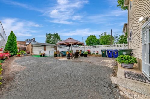 51 Madison Ave, Perth Amboy NJ 08861-4306 exterior