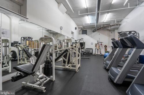 2200 Arch St, Philadelphia PA 19103-1330 exterior