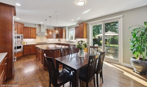 546 Crockett Ave, Elmhurst IL 60126-1810 exterior