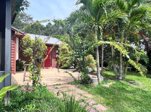 5302 Sunset Blvd, Fort Pierce FL  34982-3876 exterior