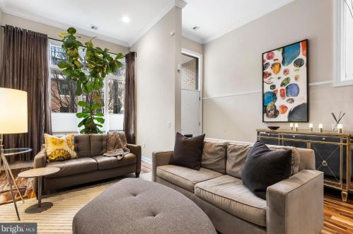 122 Christian St, Philadelphia PA 19147-3612 exterior