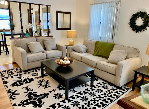 6420 49th St, Milwaukee, WI 53223-6005