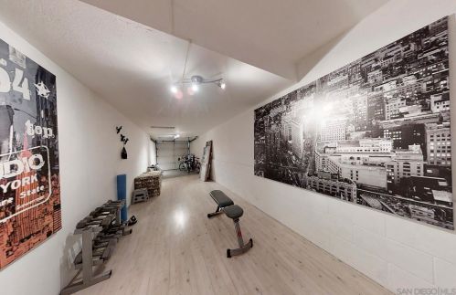 942 D Ave, San Diego CA  92118-2506 exterior