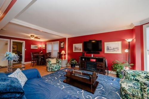 5630 Cullom Ave, Chicago IL 60634-1700 exterior