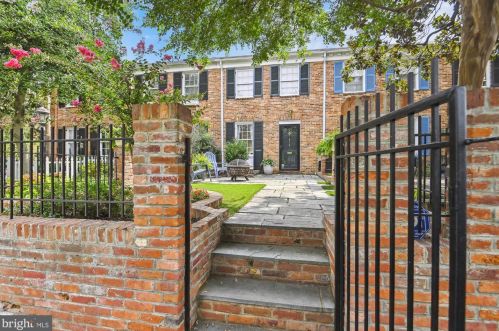 818 Green St, Alexandria, VA 22314-4213