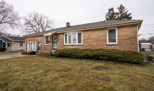 5825 79th St, Milwaukee, WI 53218-1714