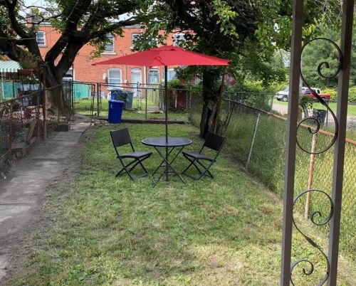 2913 Bedford Ave, Pittsburgh PA 15219-4011 exterior