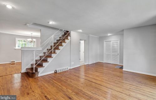 209 Foster Ave, Pittsburgh PA 15205-2352 exterior