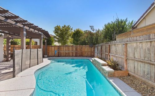 1072 La Paloma St, Turlock CA  95382-0485 exterior