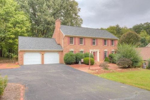 163 Forest Dr, Salem, VA 24153-6861
