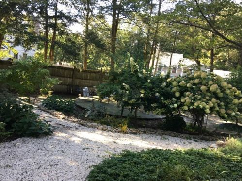 11 Dover Rd, Westport CT 06880-2627 exterior