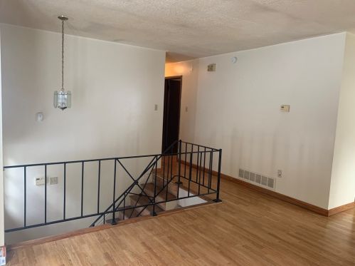 700 Hiland Ave, Moon Twp PA  15108-1767 exterior