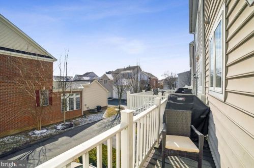 302 Ridgemont Ave, Rockville MD 20850-6061 exterior