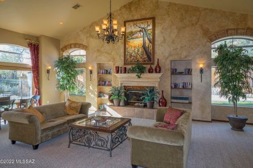 7050 Sunrise Dr, Tucson AZ 16105-1317 exterior